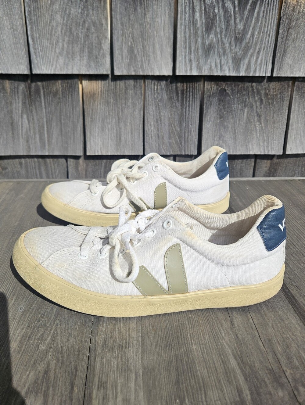 Veja White Canvas Womens Sneakers - Size 7.5